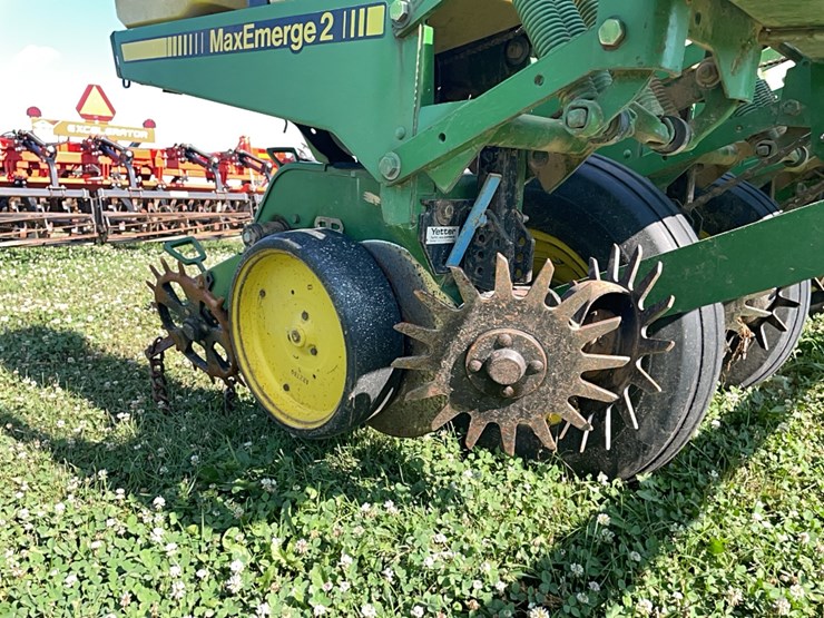john-deere-7200-image-2