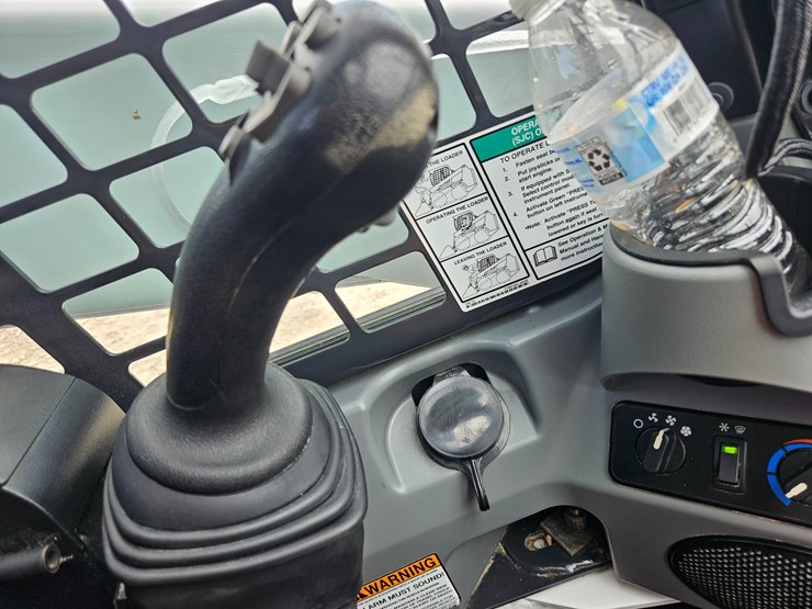 2021-bobcat-t770-image-48