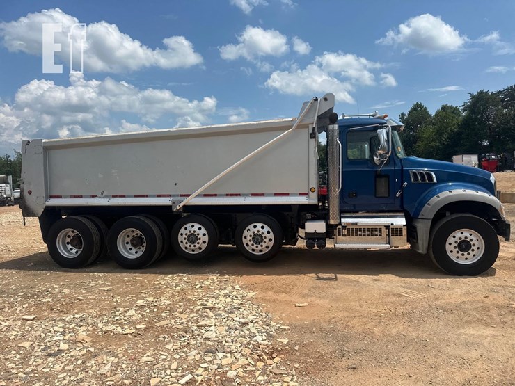 2021-mack-granite-64fr-image-4