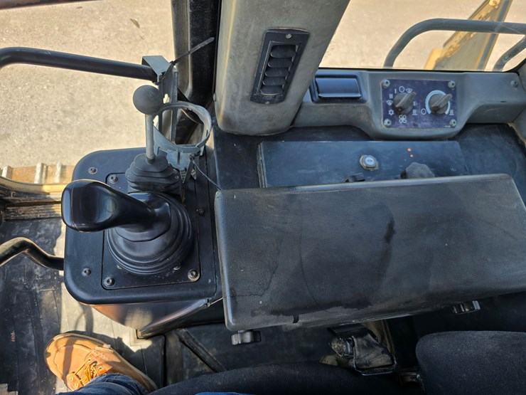 2005-caterpillar-953c-image-137