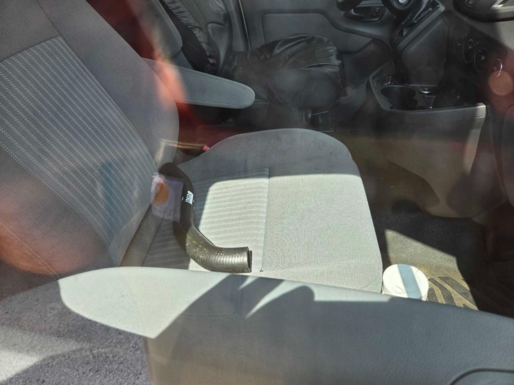 2016-ford-transit-t-250-van-image-6