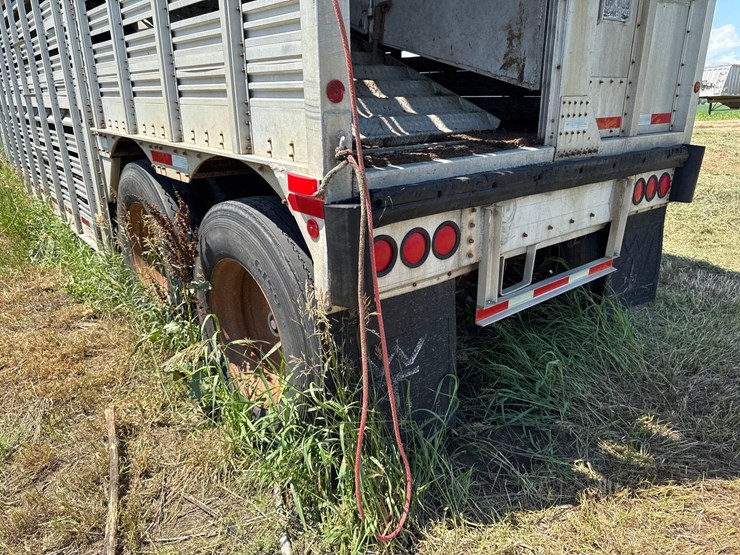 1981-wilson-livestock-trailer-image-8