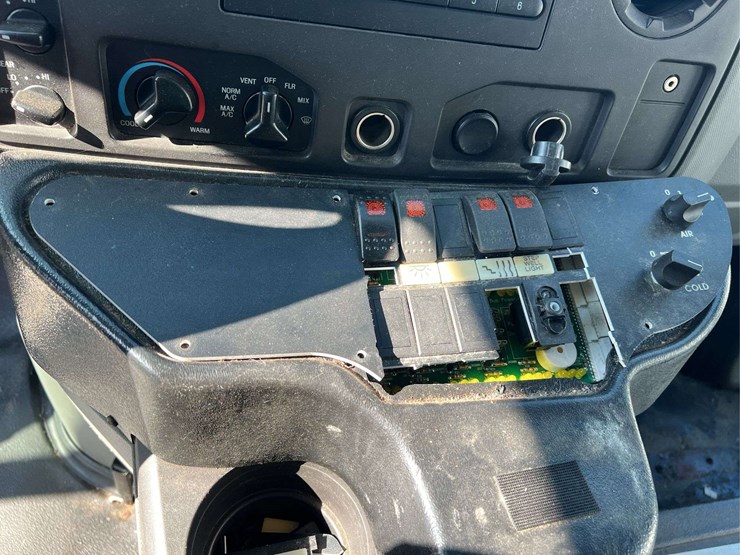 2016-ford-e450-image-12