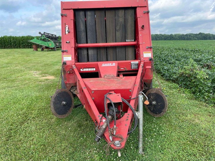case-8430-round-baler-image-2