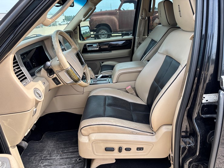 2009-lincoln-navigator-image-7