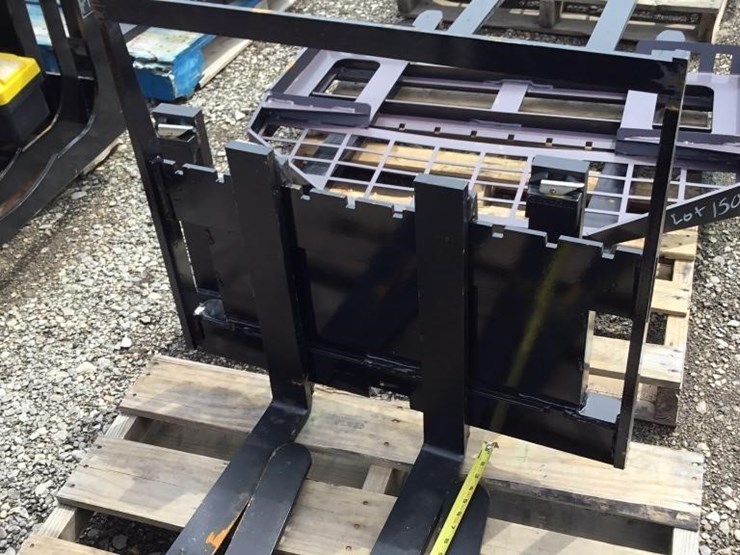 new-giyi-mini-skid-steer-fork-attachment-image-3