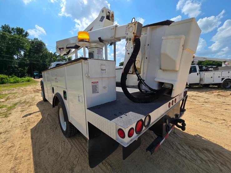2014-ford-f550-image-10