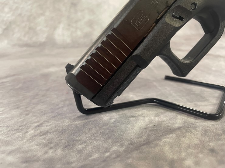 #4361-•-glock-model-19-gen-5-9mm-luger-pistol,-sn:-cesf245-image-9
