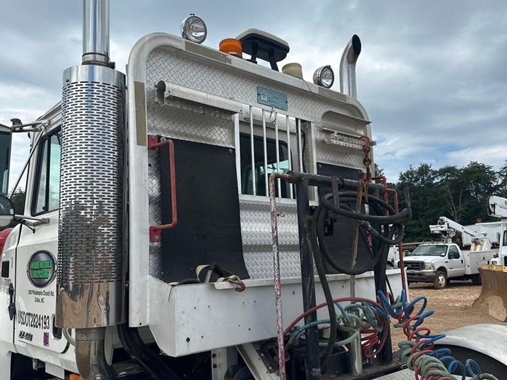 2001-mack-ch613-image-9