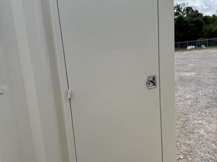 #135-•-11-ft-conex/-shipping-container---one-trip-image-4