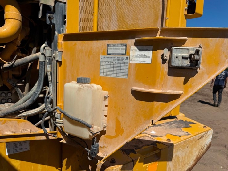 2013-deere-824k-image-24