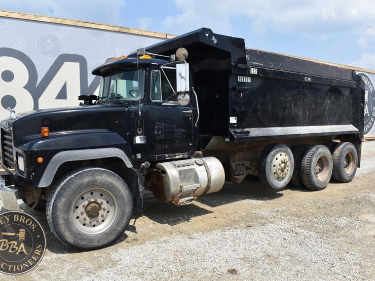 1996-mack-rd688s-image-1
