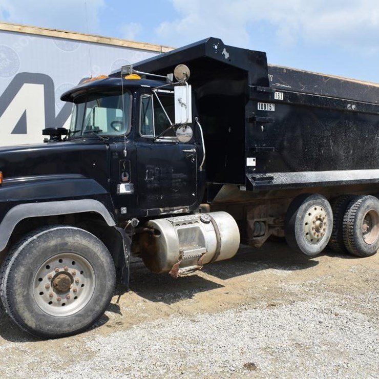 1996 MACK RD688S