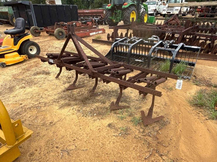 148---9-shank-spring-loaded-chisel-plow-image-2