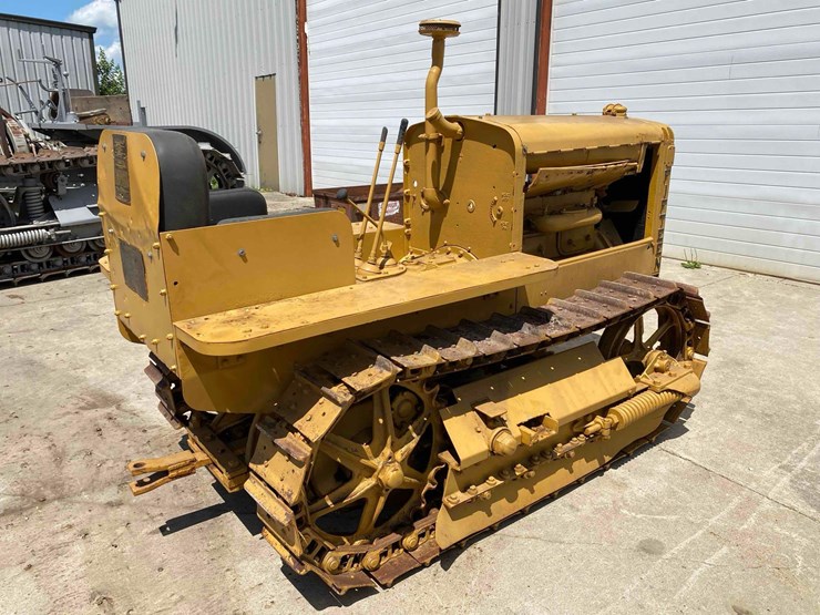 caterpillar-15-ag-crawler-image-4