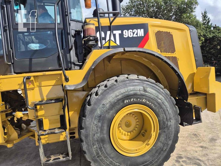 2020-caterpillar-962m-image-4