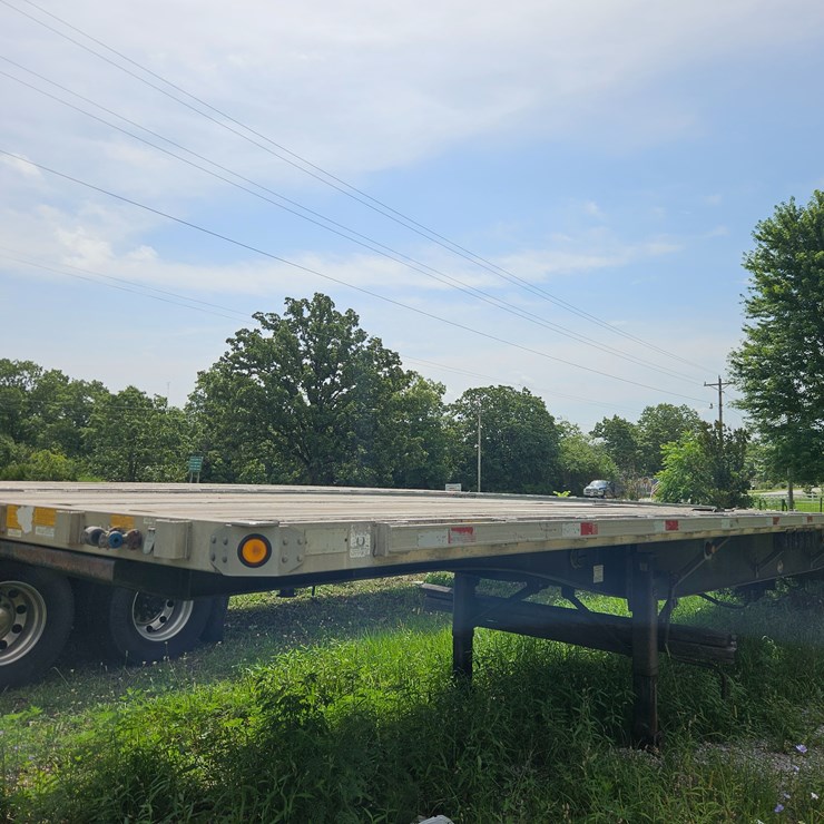 2005 UTILITY 48' X 102"