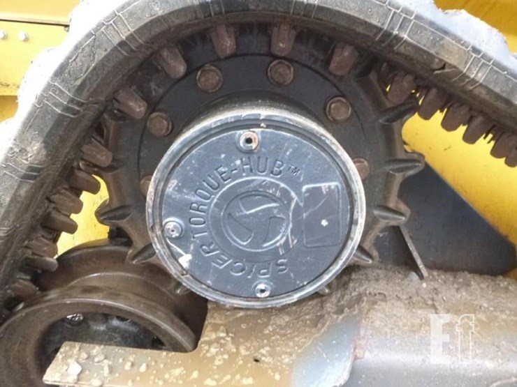 2022-deere-325g-image-28