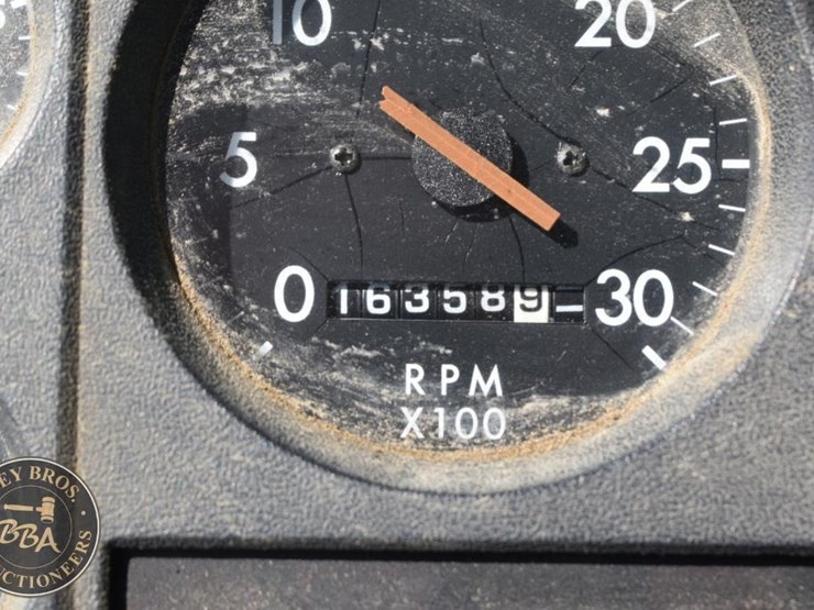 1999-freightliner-fl60-image-64