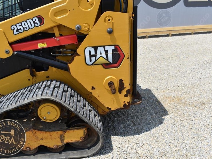 2021-caterpillar-262d3-image-31