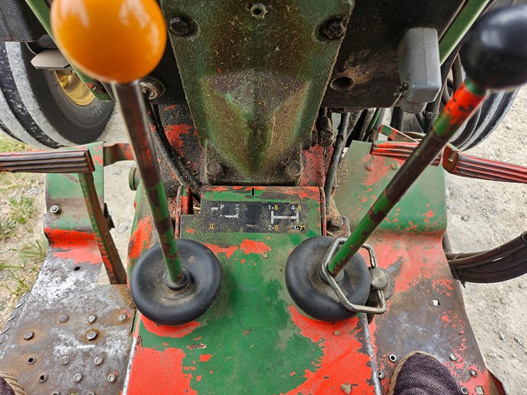 john-deere-2240-image-36