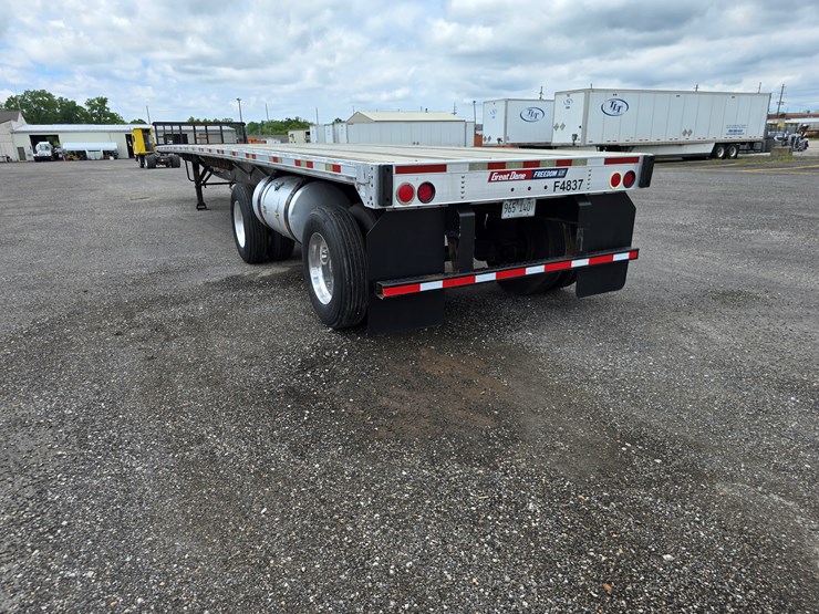 2015-great-dane-48'-x-102"-image-29