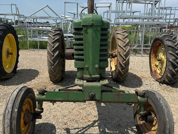 john-deere-b-image-2