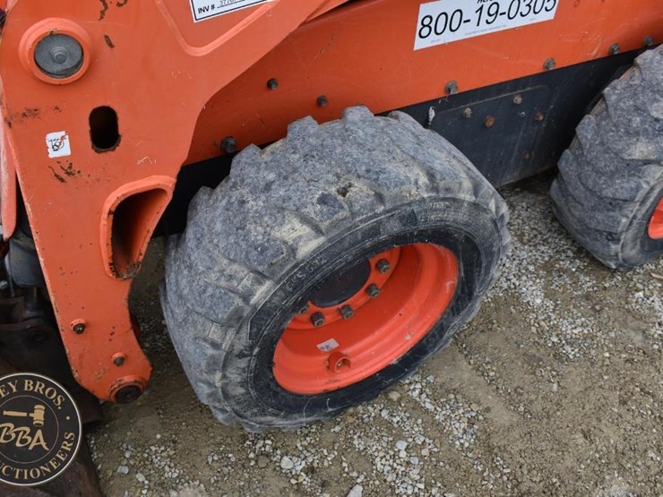 2017-kubota-ssv65-image-33