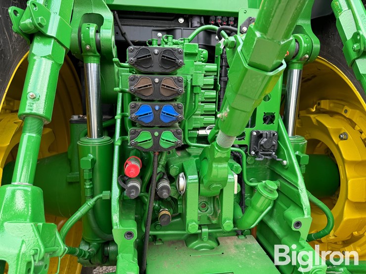 2023-john-deere-8r-250-image-10