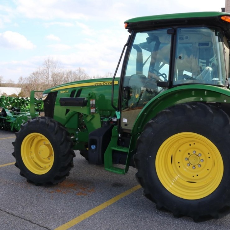 JOHN DEERE 5090E