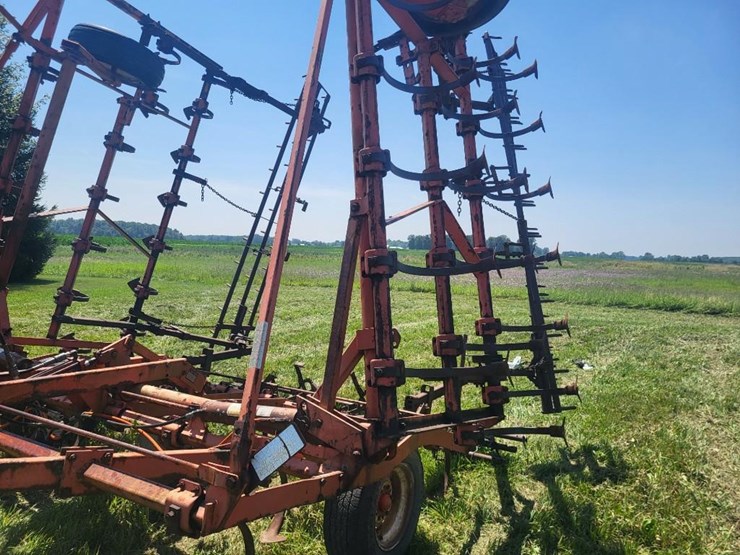 allis-chalmers-1300-e-30'-field-cultivator-w/3-bar-spike-harrow-image-16