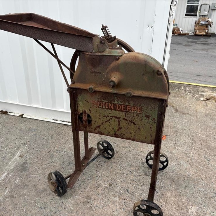John Deere Corn Sheller