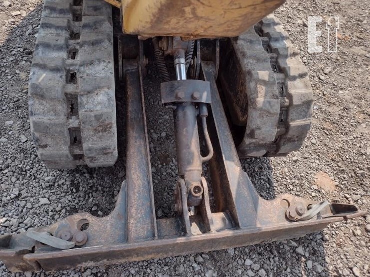 2012-caterpillar-300.9d-image-18
