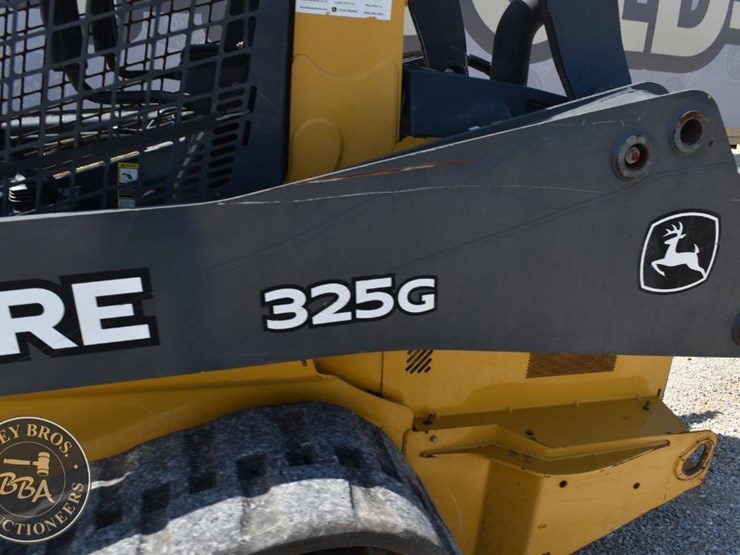 2019-deere-325g-image-39
