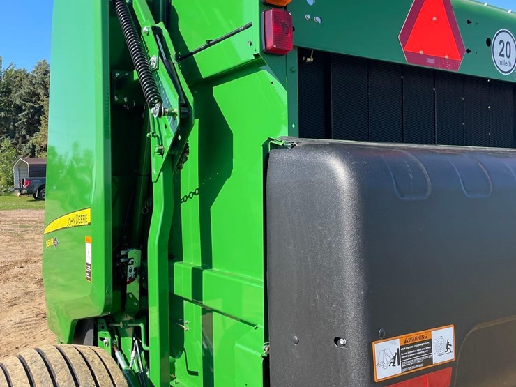2023-john-deere-560m-image-25