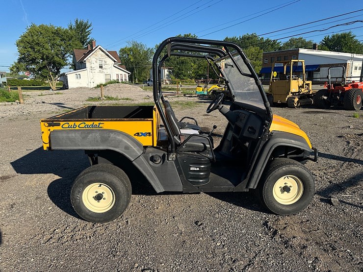 cub-cadet-c466-side-by-side-image-4