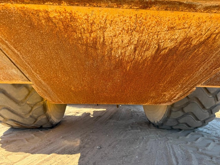 2013-deere-824k-image-27