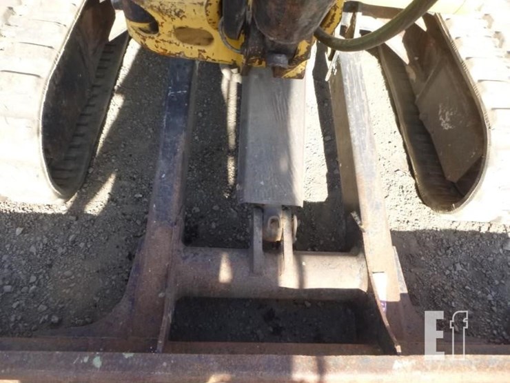 2012-caterpillar-303.5d-cr-image-21