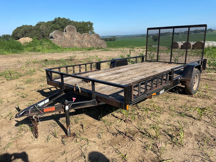 2011-dressen-dct-83”-x-14ft-flatbed-trailer-image-1