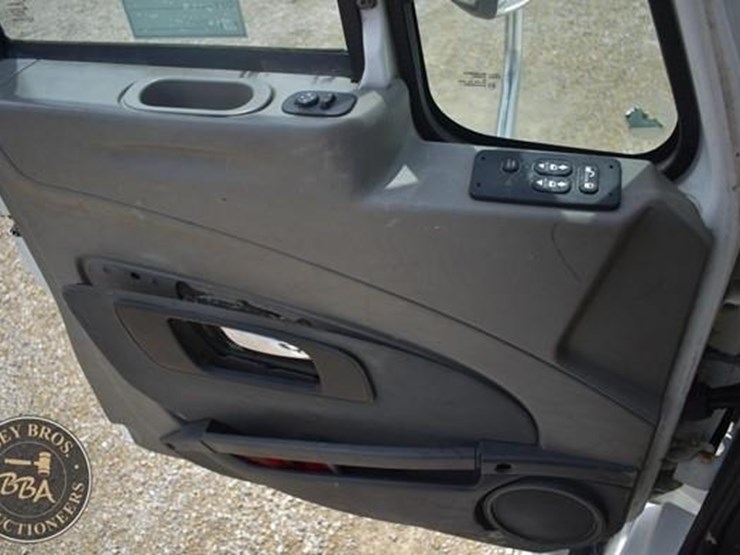 2014-international-prostar-image-57