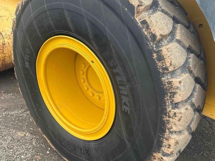2019-deere-624l-image-28