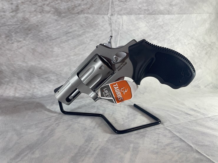 #4378-•-taurus-model-942-22-wmr-revolver,-sn:-ahd909852-image-2