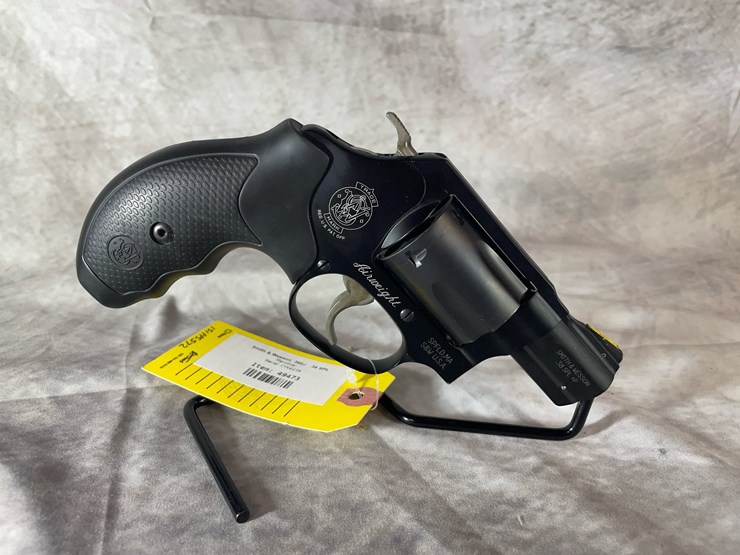 #4398-•-smith-and-wesson-380j-38-spl-revolver,-sn:-cyk0238-image-2