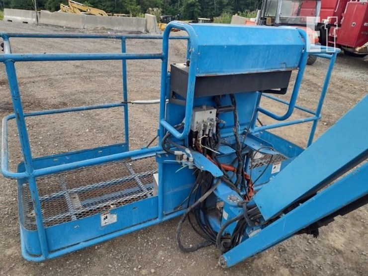 2012-genie-s125-image-21