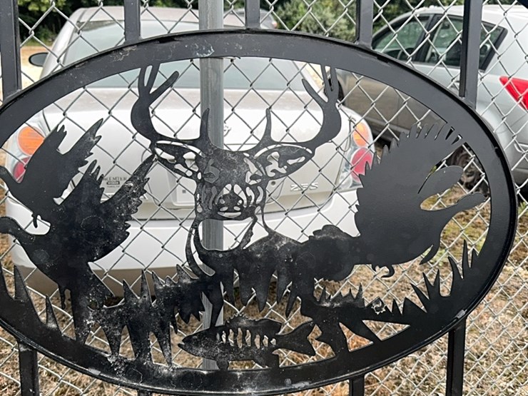 two-8-foot-gates-with-wildlife-scene-image-4