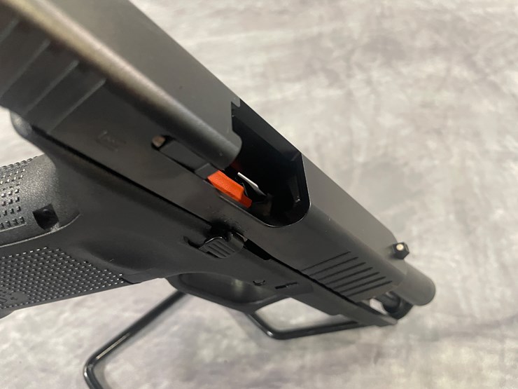 #4361-•-glock-model-19-gen-5-9mm-luger-pistol,-sn:-cesf245-image-18