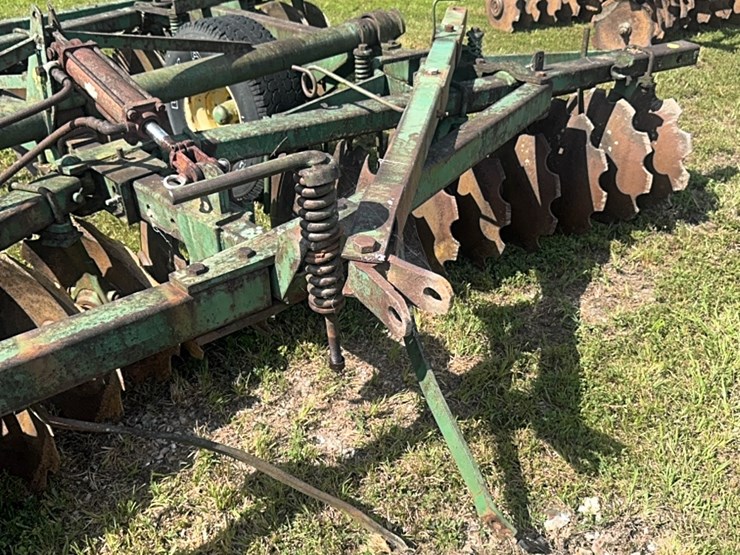 john-deere-disc-image-1