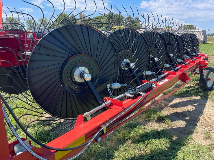 2023-h&s-14-wheel-v-rake-1-owner-image-23