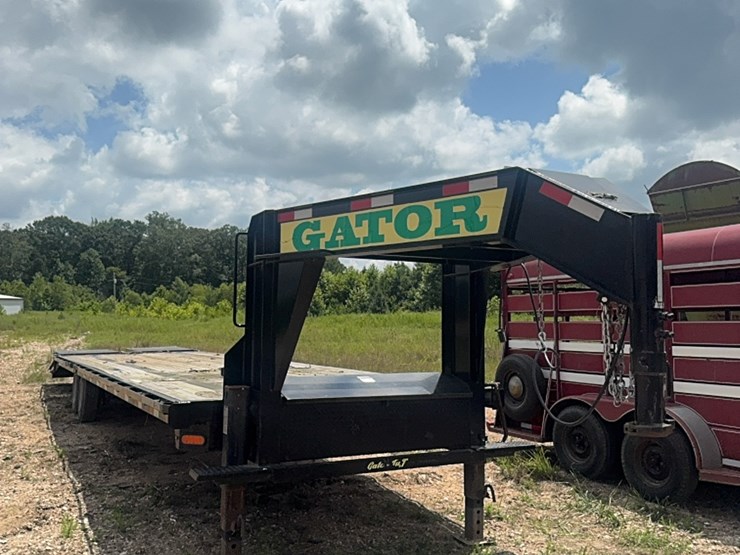 2021-gator-30+5-foot-image-1