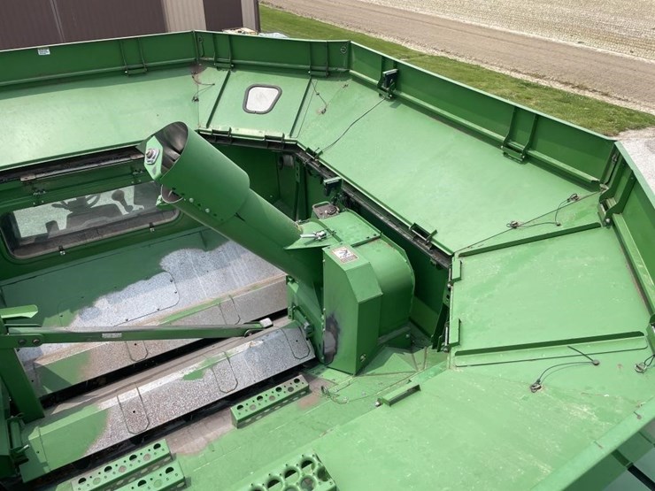 2015-john-deere-s660-image-45